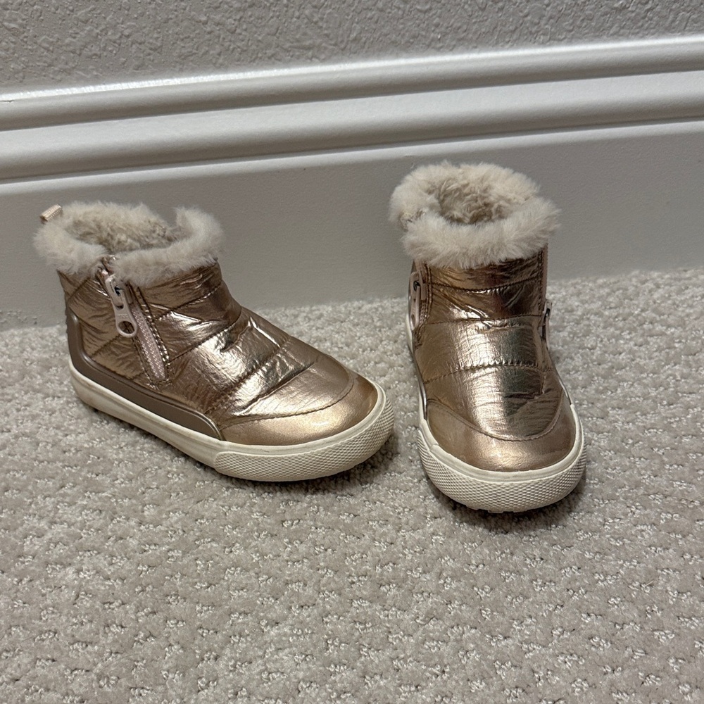 Cat & Jack Gold Kids Boots with Faux Fur